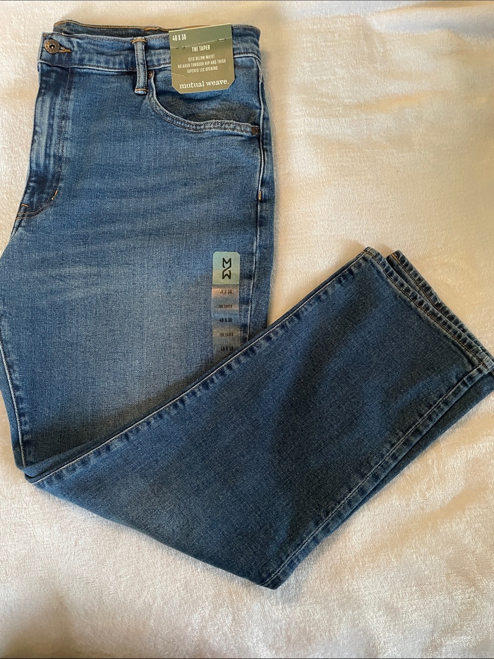 Mutual Weave Relaxed Fit Men's Jeans in Medium Blue